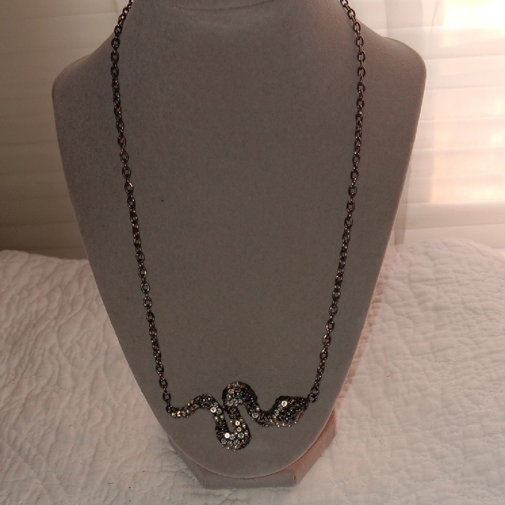 Elegant Silver Tone Snake Necklace